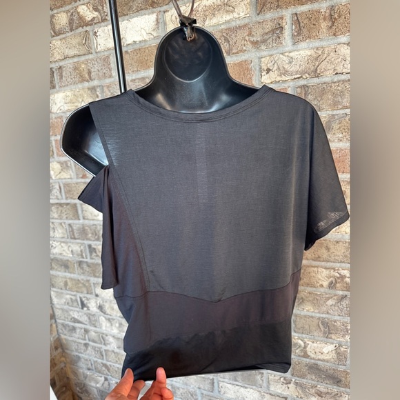Lululemon No Inhibitions Tee
Black Size 10 - Picture 7 of 11